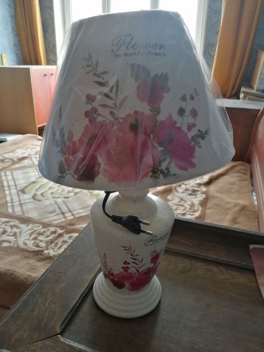 Красивая лампа. Новая.