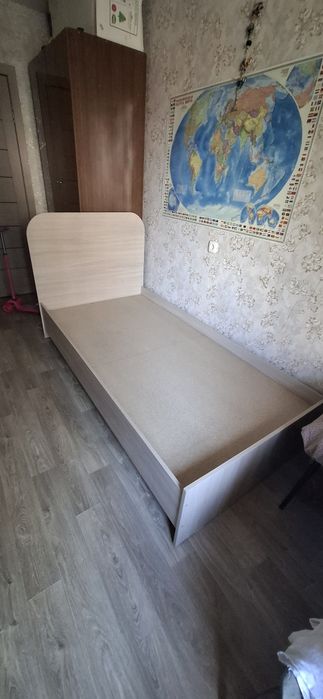 Продам кровать 100×200 б/у.(без матраса)