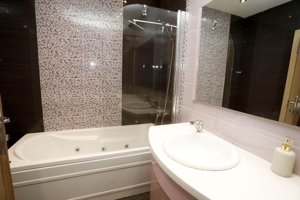 Дава се под наем Четиристаен апартамент в София, Кръстова вада - 150 кв.м за 1245.42 € - Снимка #7