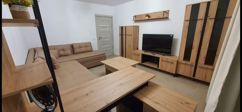 Inchiriez apartament