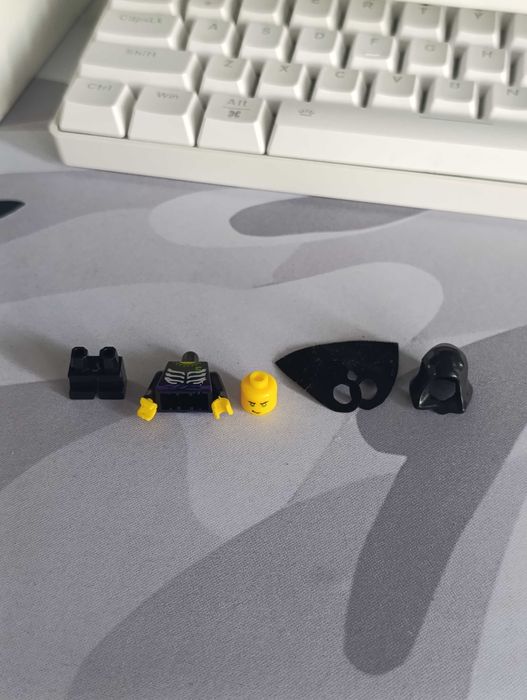 Figurina lego ninjago Rise of The Snakes/Pilot Lloyd