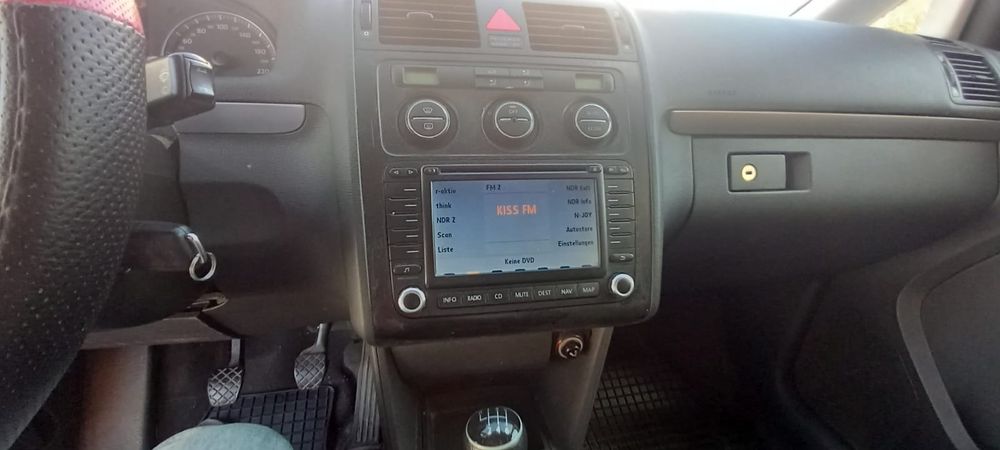 VOLKSWAGEN Touran 2005 — imagine 4