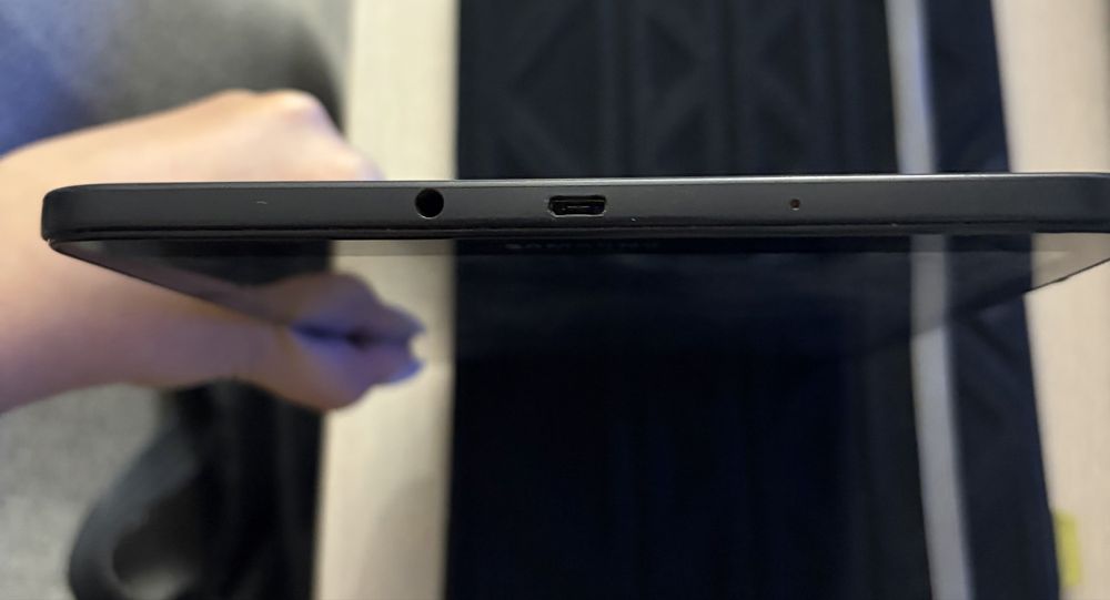 Samsung Galaxy Tab A 10.1 (2016) SM-T585 + Husă Premium Tech21