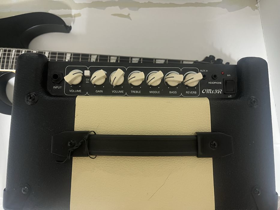 электрогитара Ibanez + усилитель