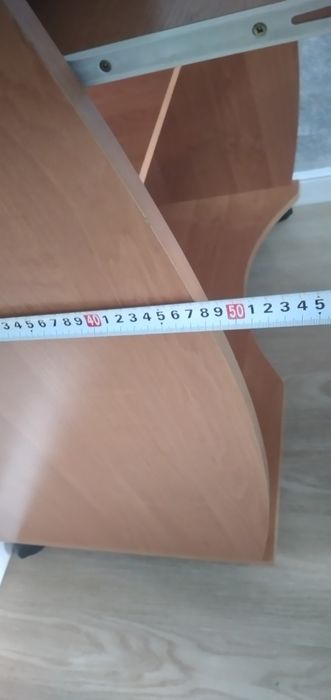 Продаю компютерный стол