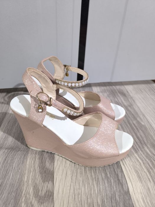 Женские туфли на платформе