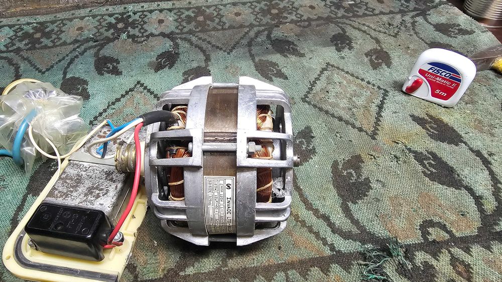 електродвигател INVADA LTD – BULGARIA, модел ЕММ 120И - 120 W, 1400 min⁻¹