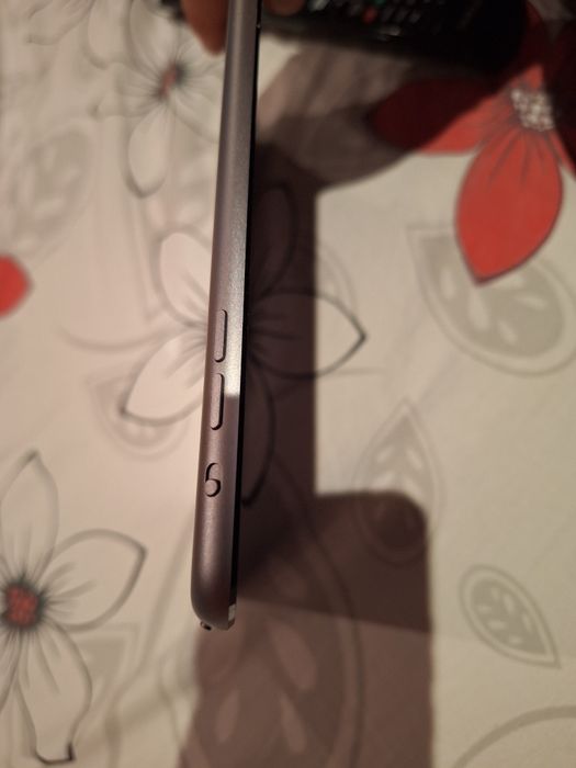 Продавам .ipad air 16gb