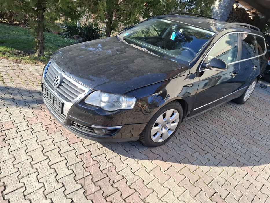 Vând bara fata VW PASSAT B6 negru,4 senzori,spalatoare