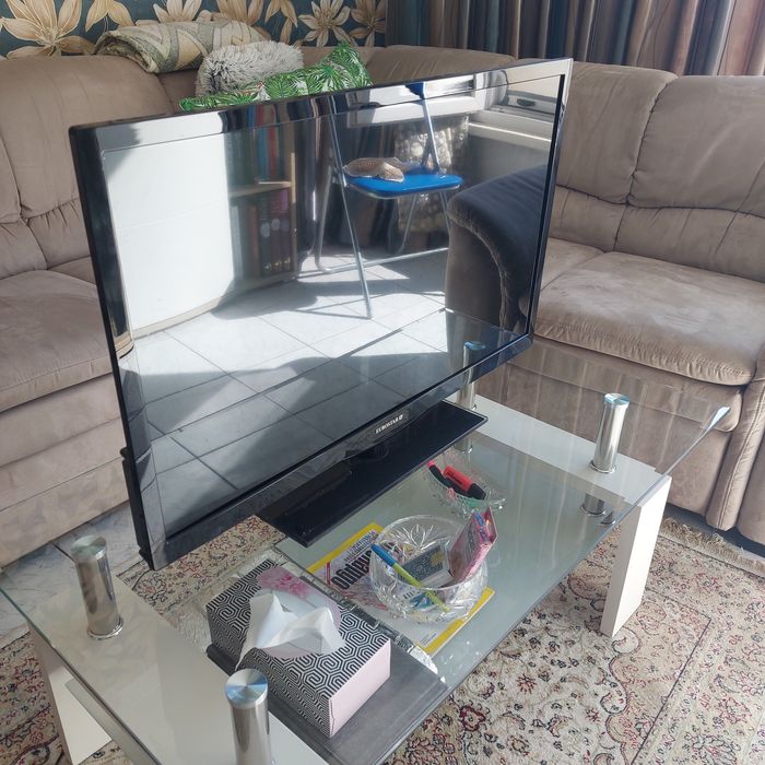 ЛЕД Телевизор 32" екран