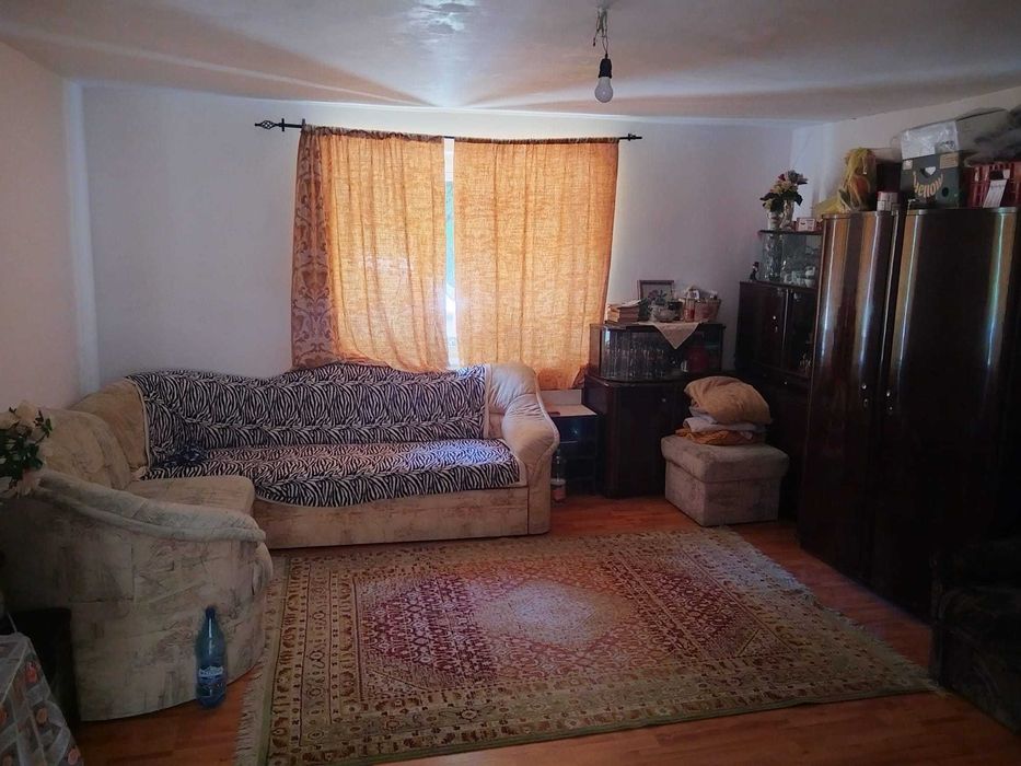 Vând casă în Sasca montana