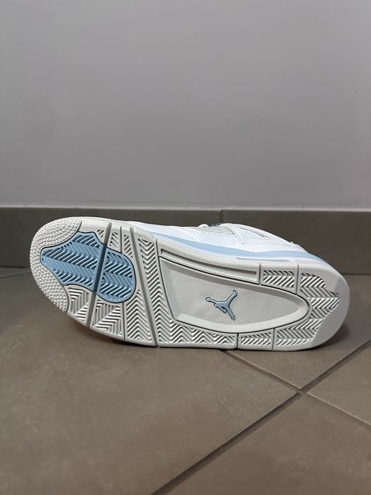 Jordan 4 Baby Blue EDITIE LIMITATA