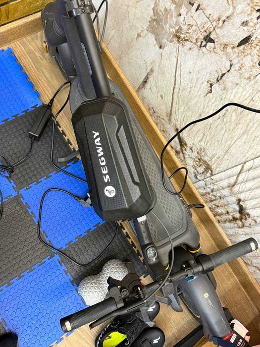Продам самокат ninebot kick scooter max G2