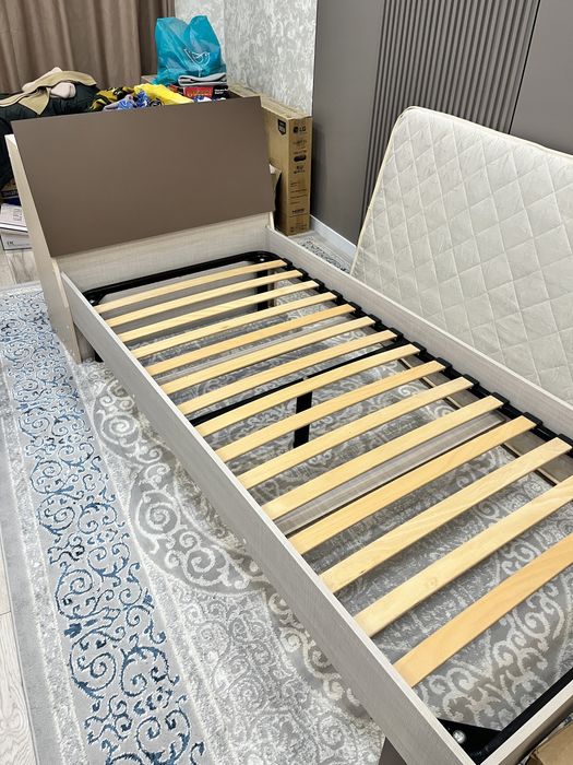 Кровать односпальная