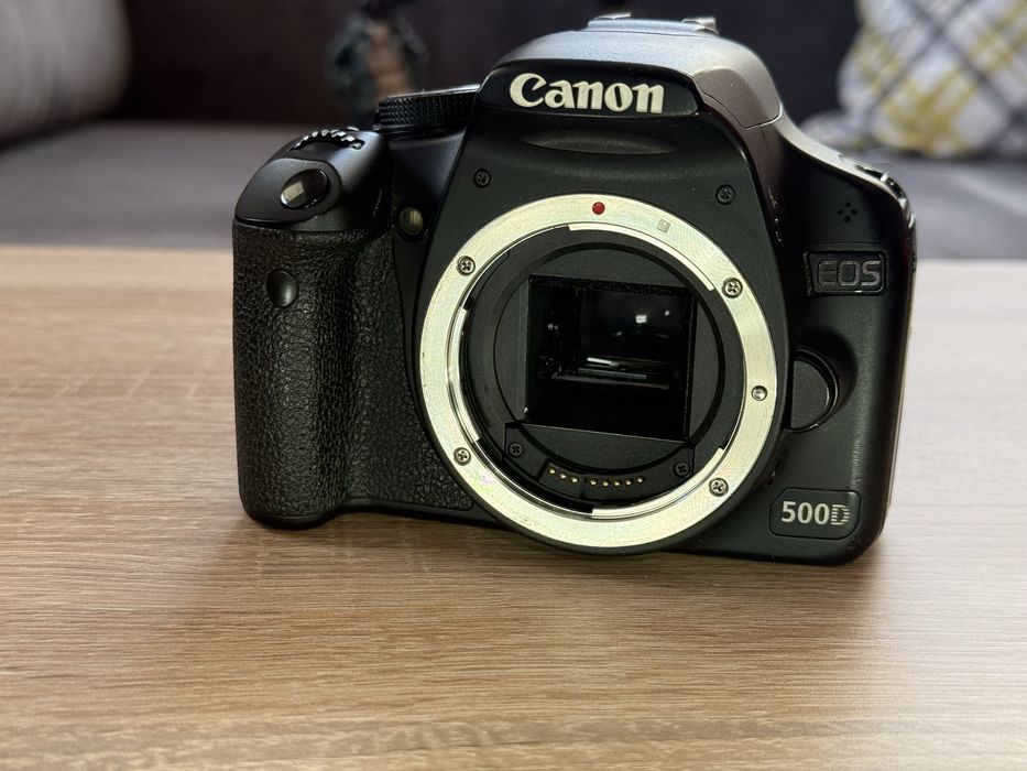 Canon EOS 500D с 2 обектива и аксесоари