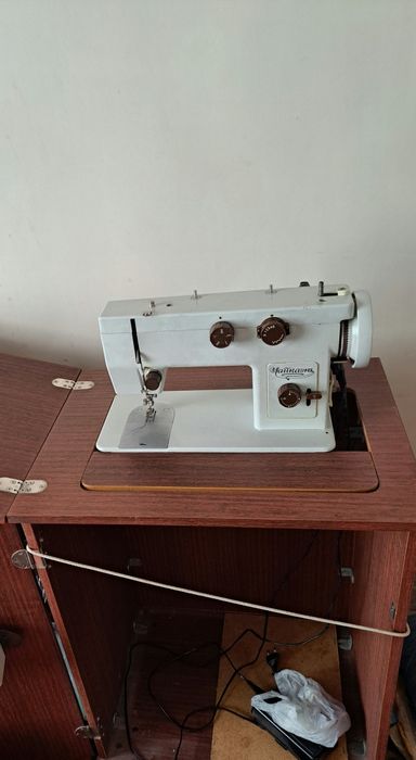 Швейная машина.      .