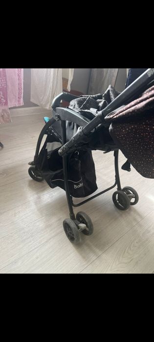 Продаю коляску без накидки