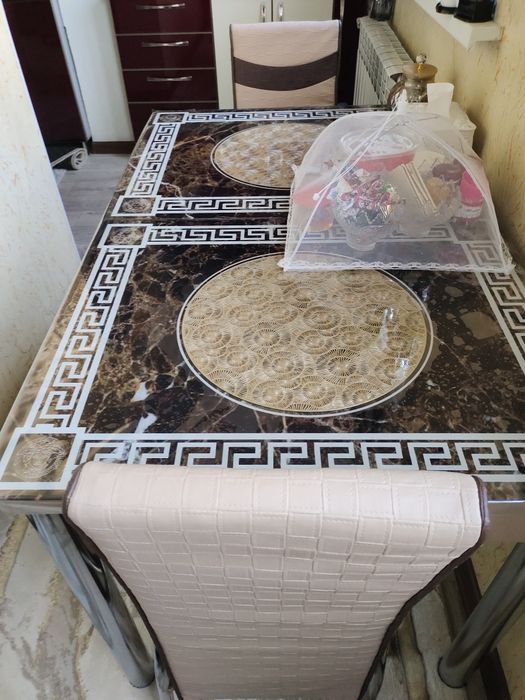 Продам кухонный стол