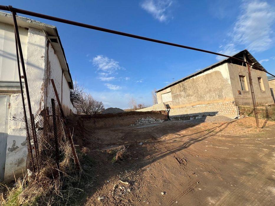 Yer uchaska  Qibray krupski shafof mahalla