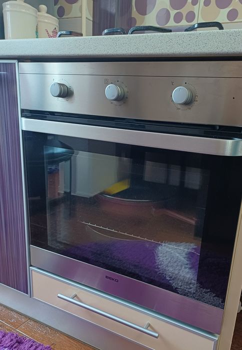 Vând cuptor incorporabil beko / electric