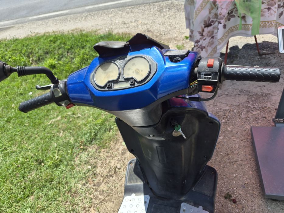 Scuter de 80cc în 4 timpi