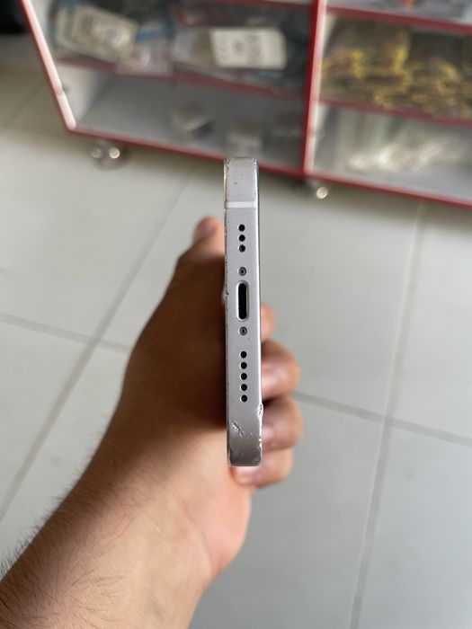 iPhone 12 sotiladi srochni
