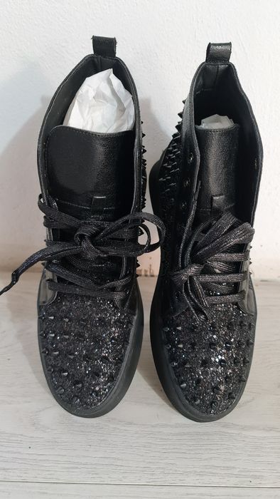 Papuci extravaganti!