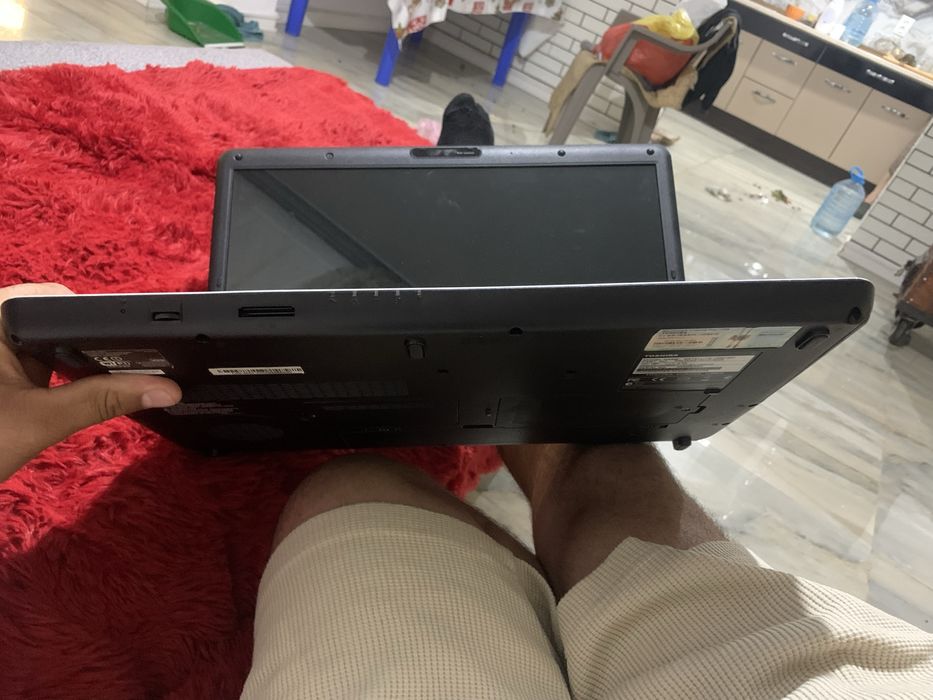 Vand leptop toshiba
