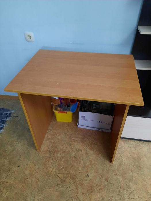 Продаётся стол для учебы