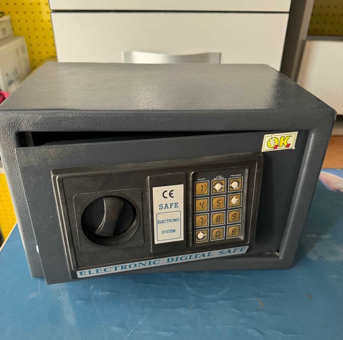 Vand Seif Electronic