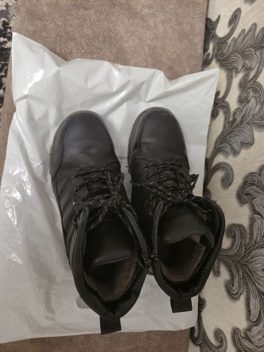 Продам обувь на мальчика 38-39р