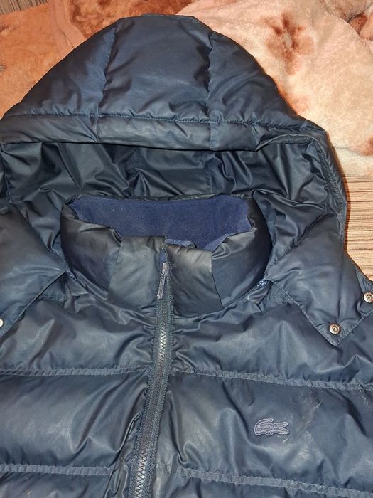 Пуховик лакоста.