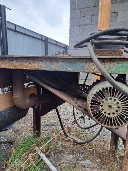 Продам циркулярку 380В