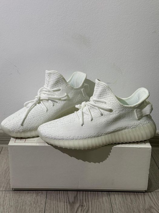 Yeezy 350: Cream White