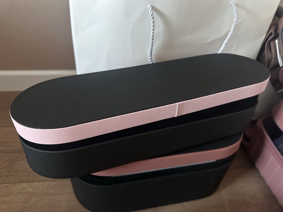 Продается утюжок Dyson