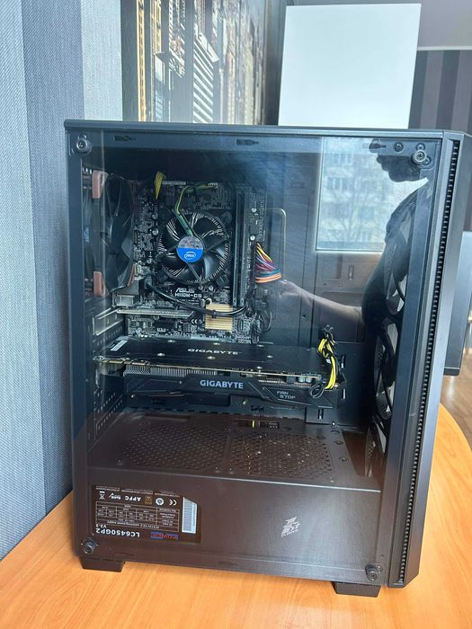 Настолен компютър