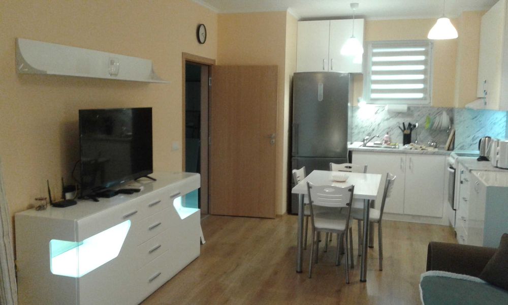 Дава се под наем Двустаен апартамент в Варна, Бриз - 81 кв.м за 600 € - Снимка #4