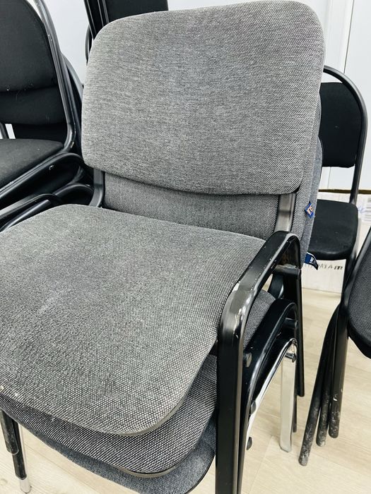 Продам стулчик офисный