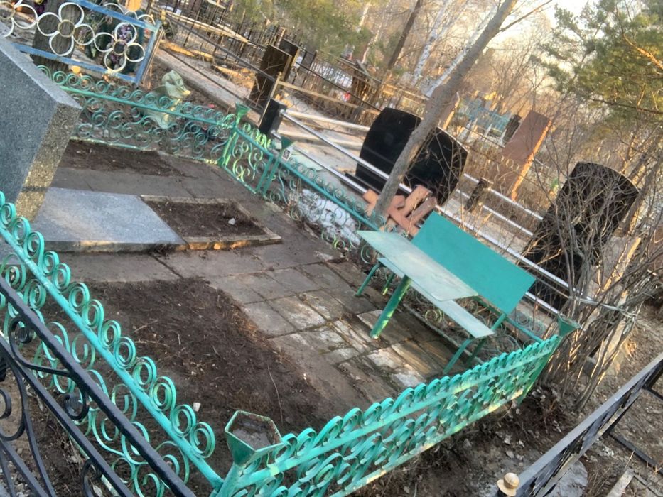 Уборка территории могил!!!