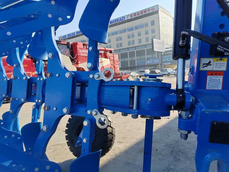 Pluglar Xitoy davlatidan keltirilgan