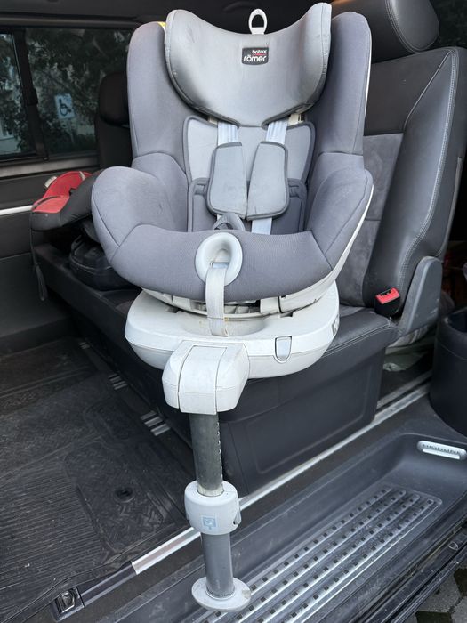 Scaun auto Britax Römer Dualfix, ISOFIX, rotire 360°, 0-18 kg