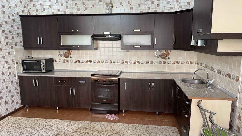 Продается кухонная мебел с газ плитой