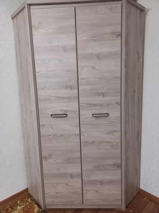 Продам шкаф угловой новый
