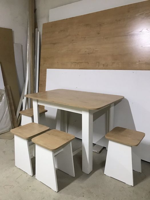 Стол кухонный табуретки