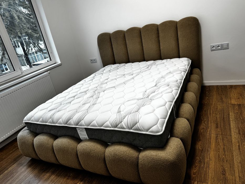 Pat tapitat cu somiera rabatabila