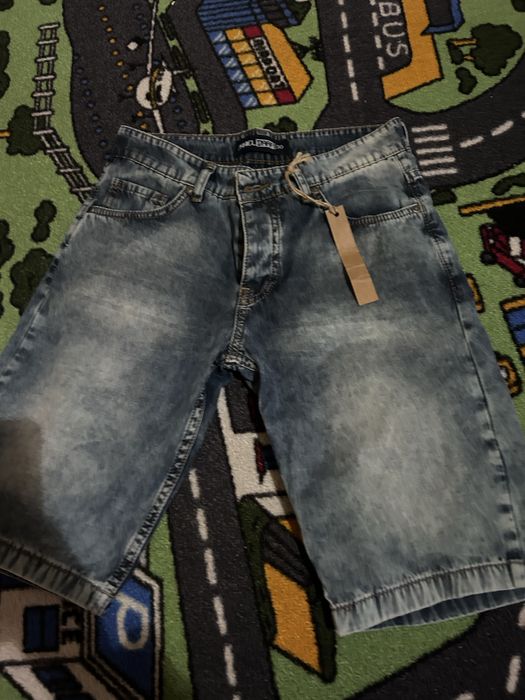 Мъжки дънкита чисти нови!