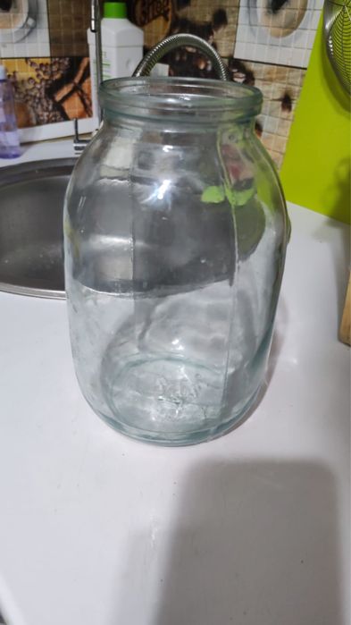 Продам банки 2 литровые