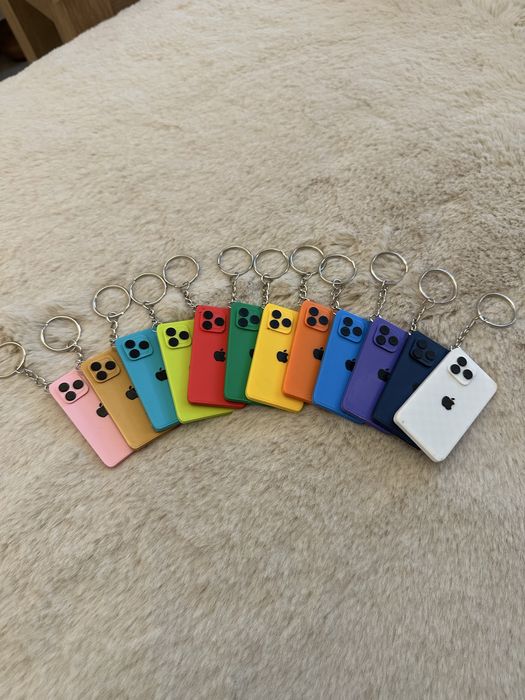 Breloc iPhone pentru ghiozdan sau chei