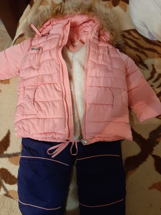 Продам зимний комплект для девочки.