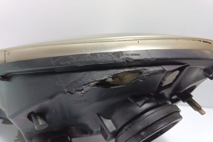 Far dreapta cu defect 8200150617 Renault Kangoo prima generatie (face